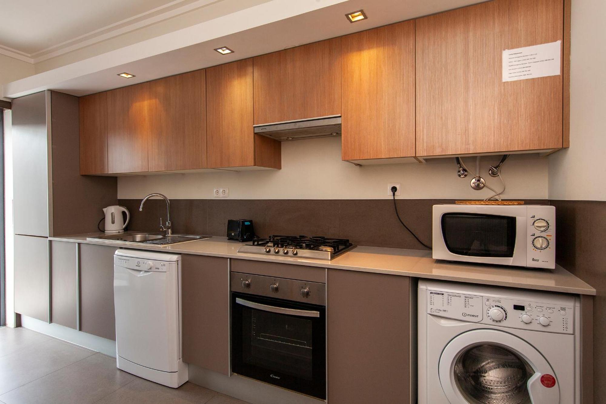 B04 - Luxury 2 Bed W Terrace Pool Apartment Lagos Exterior photo
