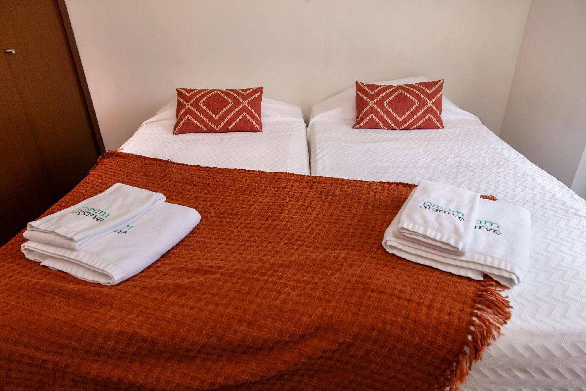 B04 - Luxury 2 Bed W Terrace Pool Apartment Lagos Exterior photo